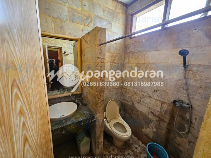  Tampilan kamar mandi pantai sri rahayu pantai timur pangandaran