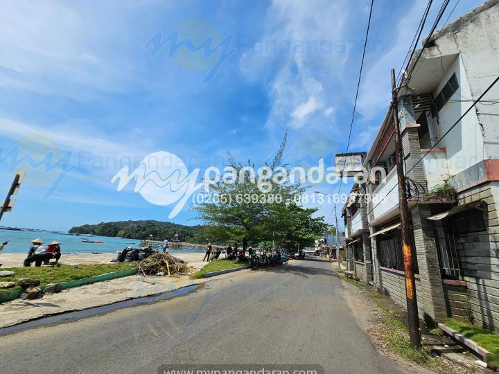    Tampilan dari balkon pantai sri rahayu pantai timur pangandaran